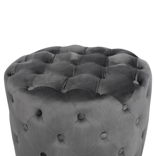 ΣΚΑΜΠΟ KASSIE  ΓΚΡΙ ΒΕΛΟΥΔΟ ΤΥΠΟΥ CHESTERFIELD HM8406.01 Φ60x43Υ εκ. (x1) - Image 5