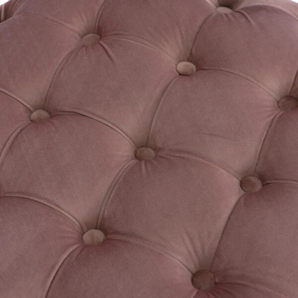 ΣΚΑΜΠΟ KASSIE  ΣΑΠΙΟ ΜΗΛΟ ΒΕΛΟΥΔΟ ΤΥΠΟΥ CHESTERFIELD HM8406.02 Φ60x43Υ εκ. (x1) - Image 9
