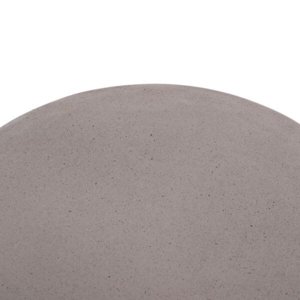 ΒΟΗΘΗΤΙΚΟ ΤΡΑΠΕΖΙ ΣΤΡΟΓΓΥΛΟ DELIA HM18167.03 FIBER CEMENT ΓΚΡΙ & RATTAN Φ40x45Υεκ (x1) - Image 5