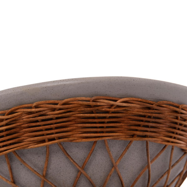 ΒΟΗΘΗΤΙΚΟ ΤΡΑΠΕΖΙ ΣΤΡΟΓΓΥΛΟ DELIA HM18167.03 FIBER CEMENT ΓΚΡΙ & RATTAN Φ40x45Υεκ (x1) - Image 7