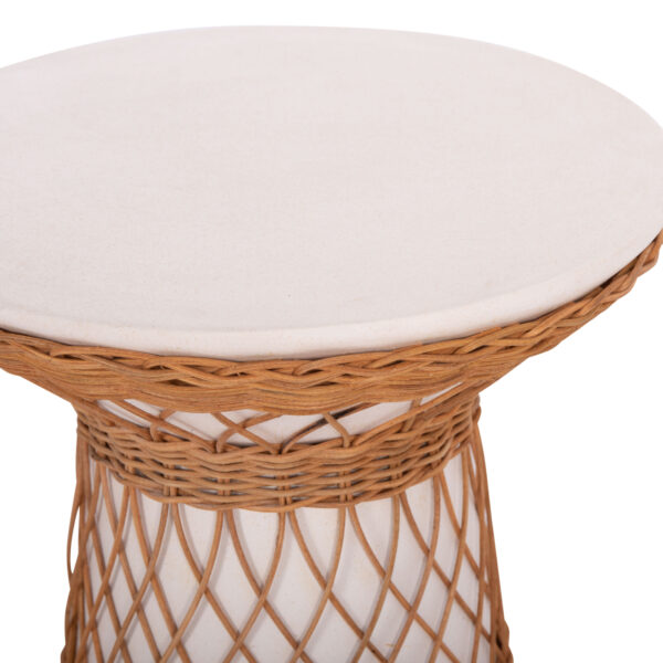 ΒΟΗΘΗΤΙΚΟ ΤΡΑΠΕΖΙ ΣΤΡΟΓΓΥΛΟ DELIA HM18167.02 FIBER CEMENT ΛΕΥΚΟ & RATTAN Φ40x45Υεκ (x1) - Image 4