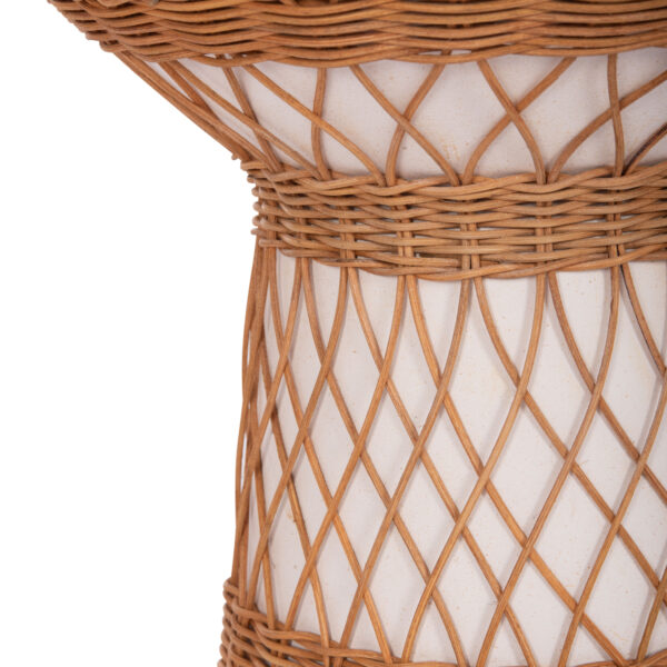 ΒΟΗΘΗΤΙΚΟ ΤΡΑΠΕΖΙ ΣΤΡΟΓΓΥΛΟ DELIA HM18167.02 FIBER CEMENT ΛΕΥΚΟ & RATTAN Φ40x45Υεκ (x1) - Image 6