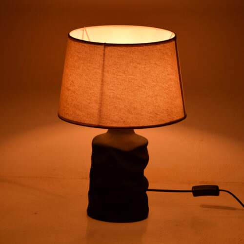 Επιτραπέζιο φωτιστικό Wabbi Inart Ε27 κεραμικό σε μαύρο-μπεζ απόχρωση Φ28x41εκ (x1)